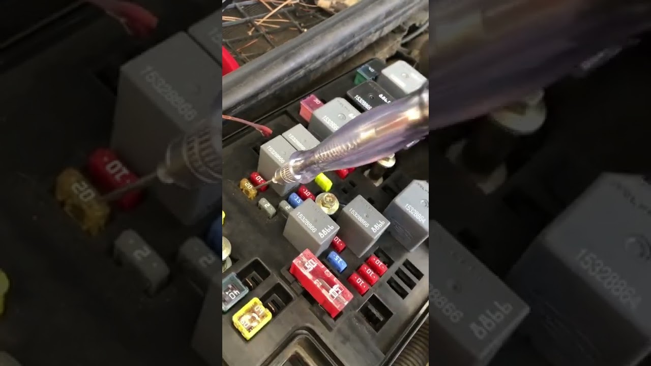 Check electrical short before install new fuse # car electrical # repair # shorts # mechanic