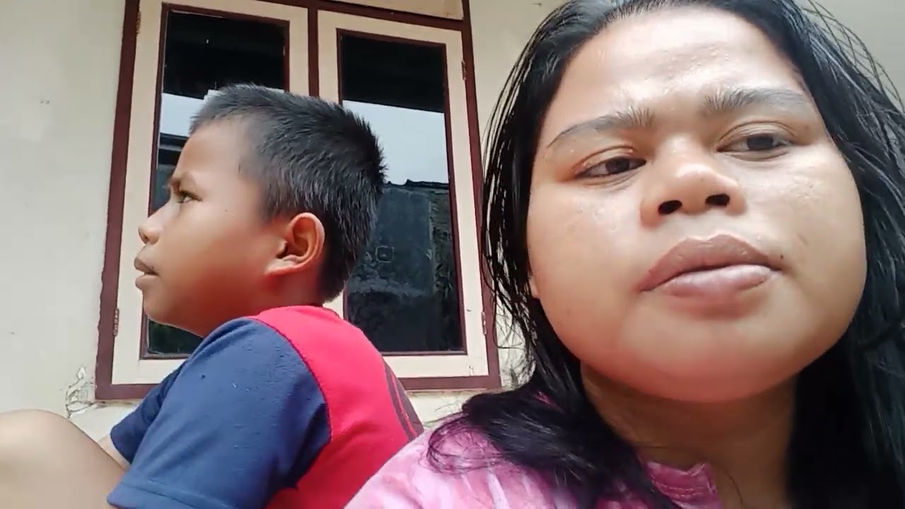 mungkin dia sedang meng'eleg