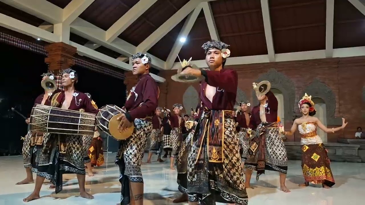 Banjar Batan Tanjung Desa Cemagi ( pertunjukan ogoh ogoh tahun caka 1947)