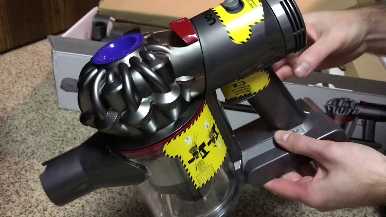 Распаковка и обзор Dyson V7 Absolute