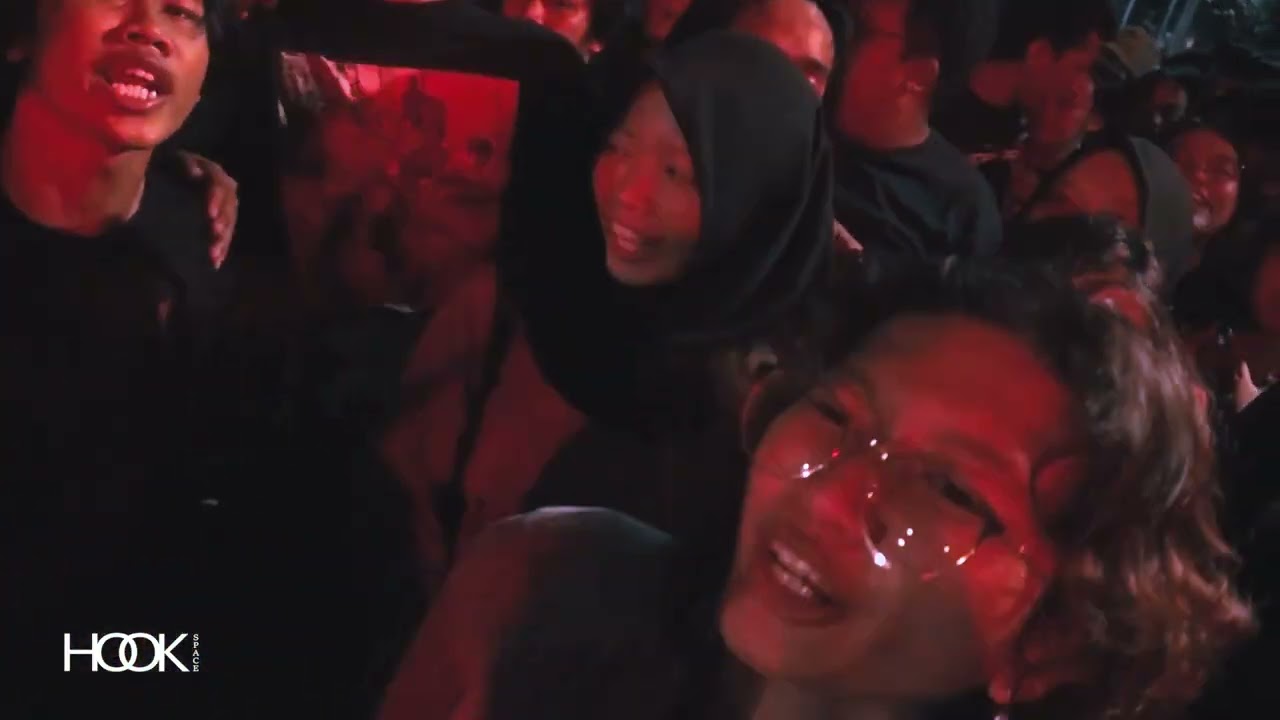 FSTVLST - Orang Orang di Kerumunan & Hari Terakhir Peradaban (Live at Jogja Migunani 2022)