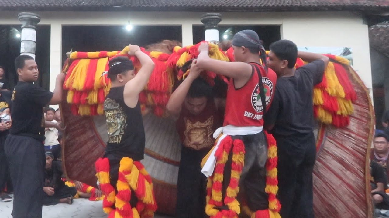 MERINDING ‼️ DETIK-DETIK REOG TERBESAR BUK NAR PATAH SAAT PEMBARONG ATRAKSI KAYANG 