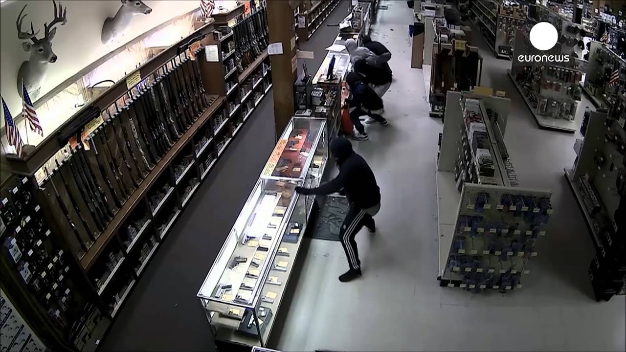 Gang burgle 50 firearms from gun shop in 2 minutes, Houston