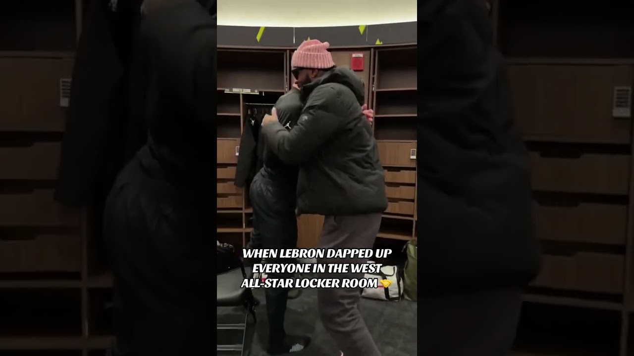 LeBron greeted everyone on the team 🤜 🤛