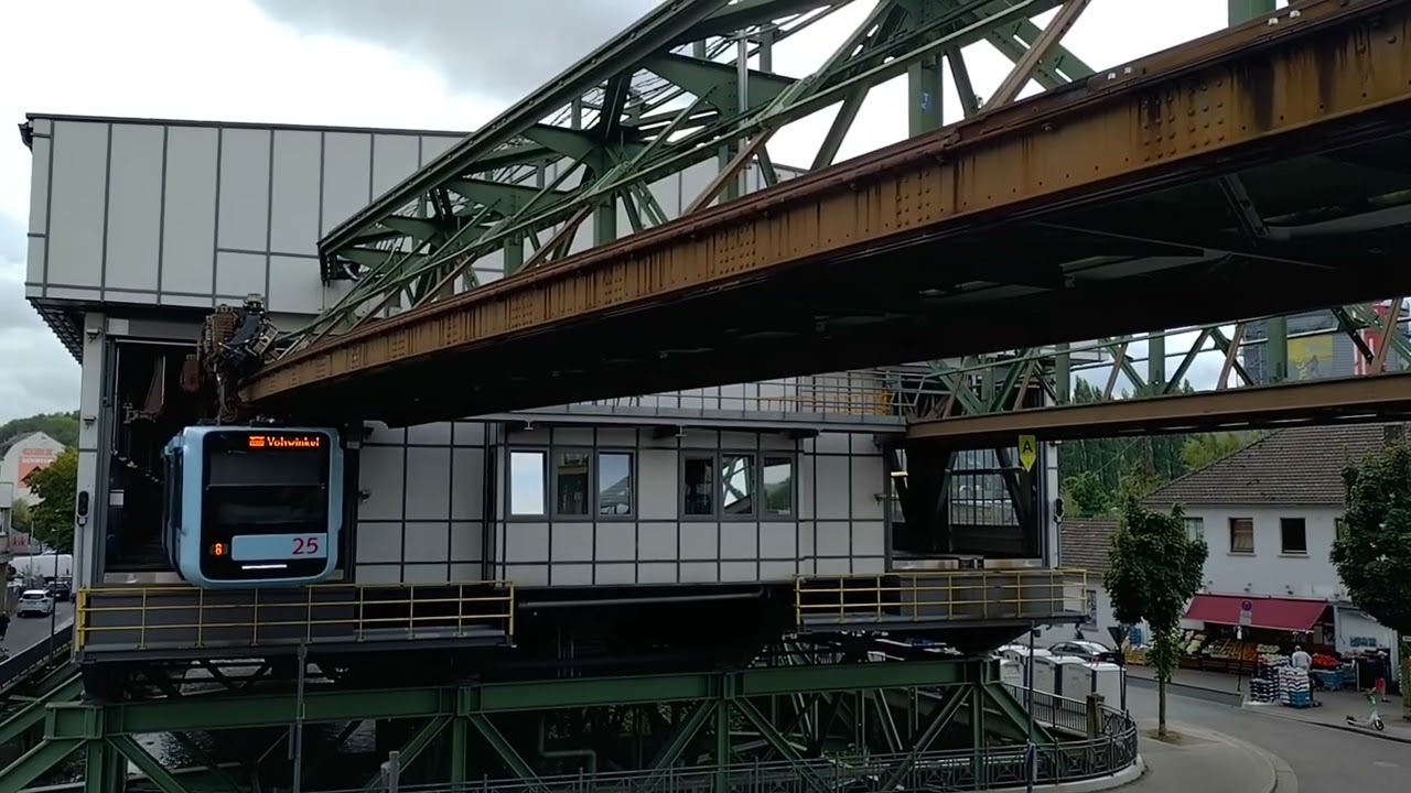 Wuppertal Schwebebahn, turning loop at Oberbarmen