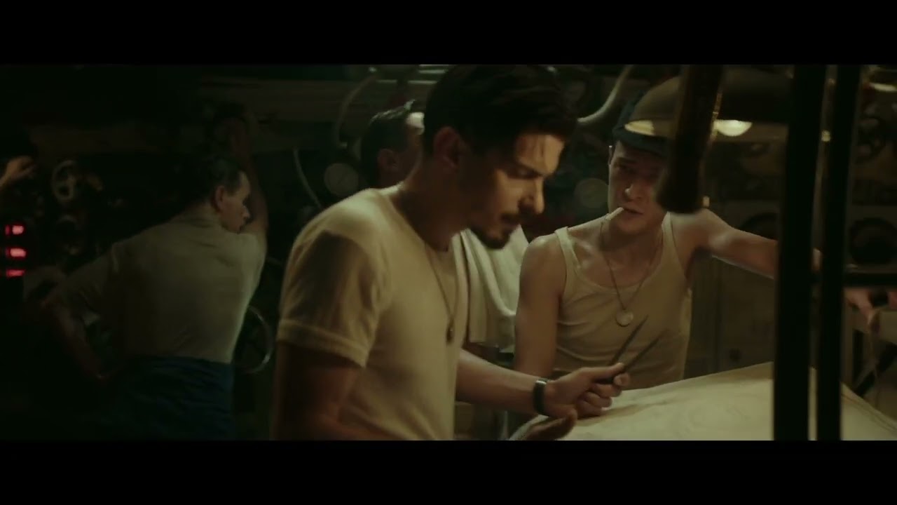 COMANDANTE di Edoardo De Angelis (2023) - Clip 