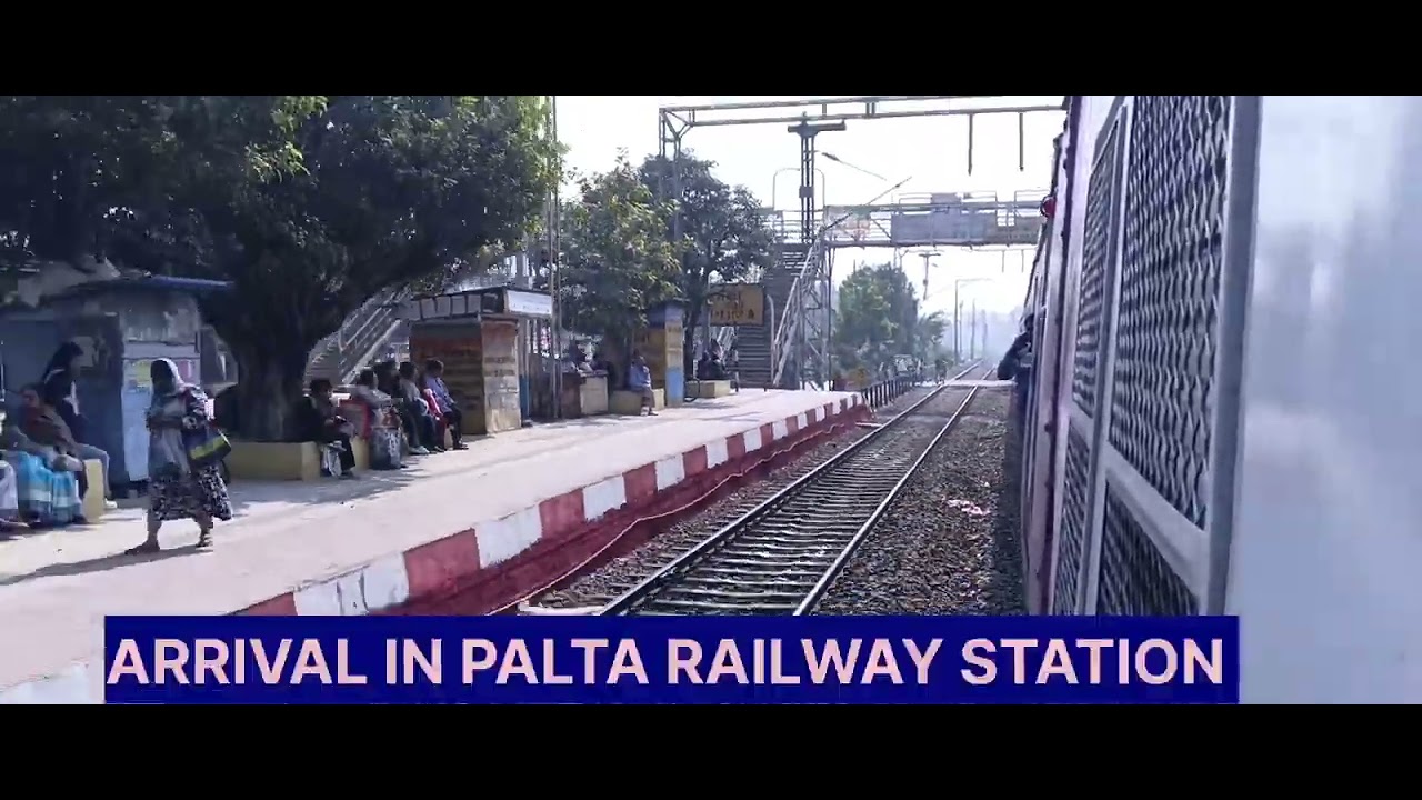 THE CRAZE OF KOLKATA LOCAL TRAIN'S SEALDAH DIVISION TRAINS HIGH SPEED ACTION 