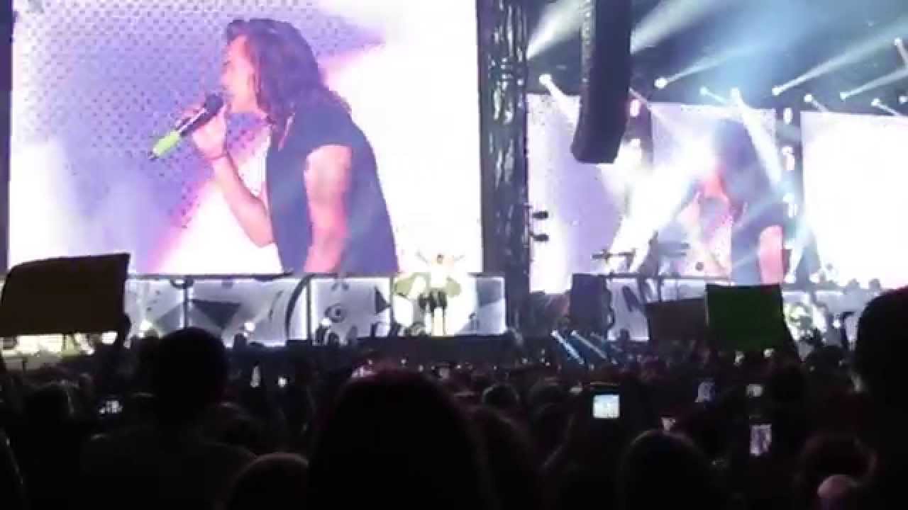 One Direction-Intro, Clouds MetLife Stadium OTRA August 5, 2015