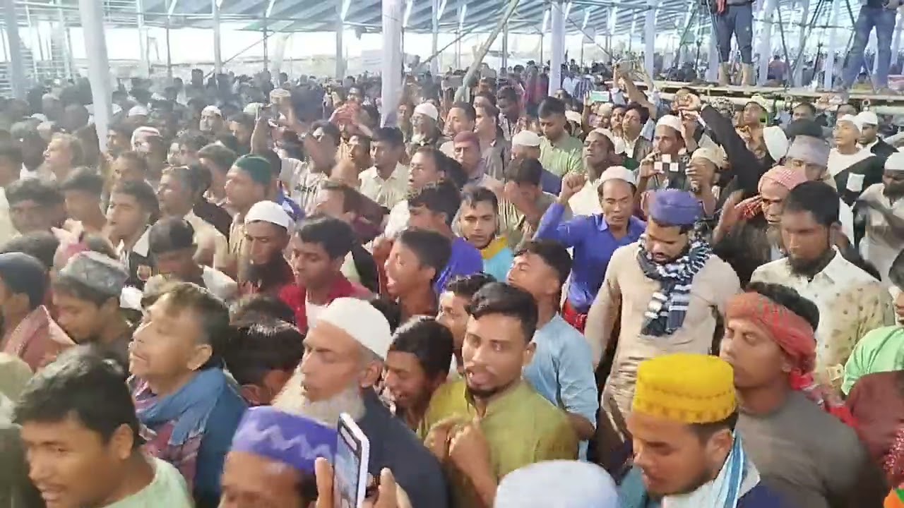 আল্লাহর জিকিরের তালে কেউ বুঝিতে পারে নারে অলিআল্লাহর খেলা চমৎকার গজলটি।