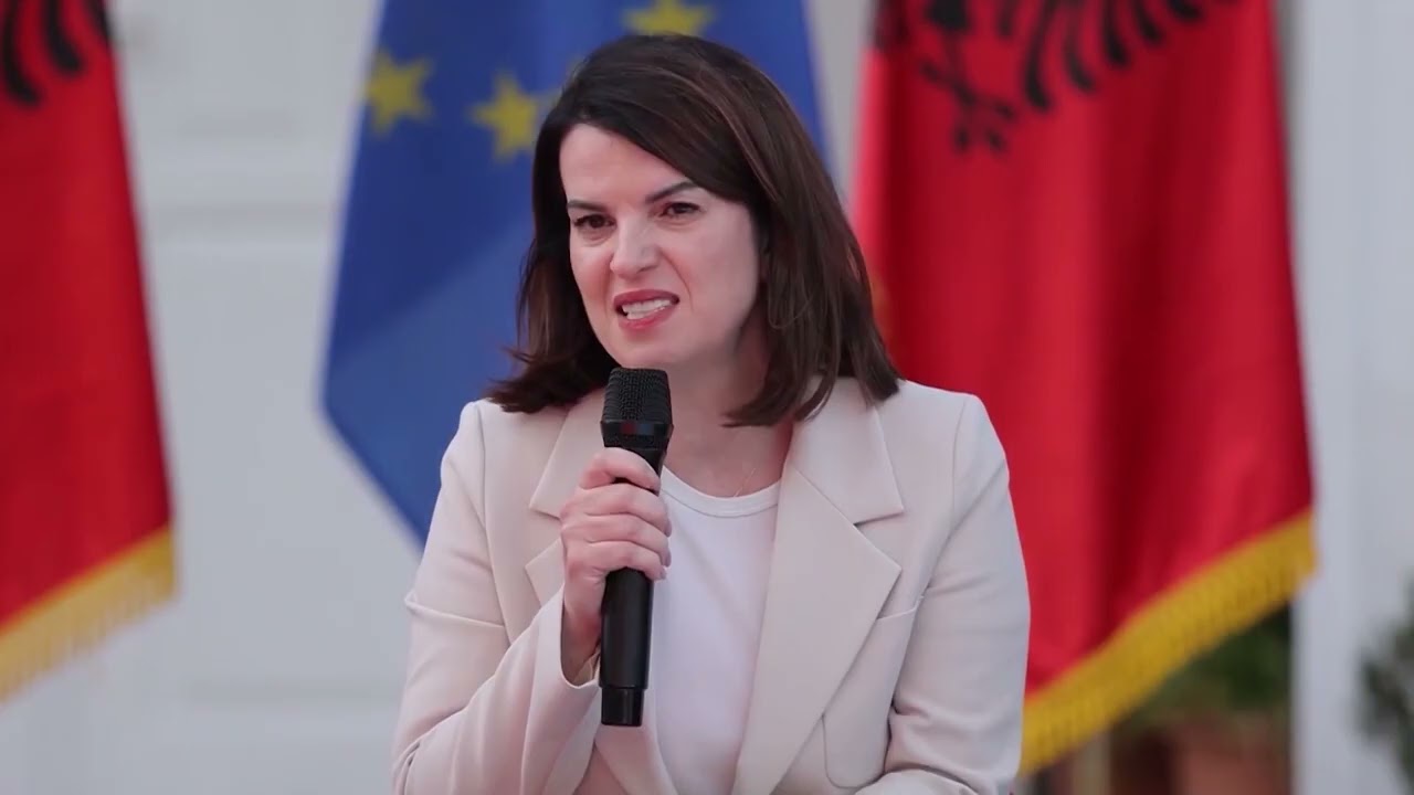 Klan News-Rama mbledh kabinetin qeveritar