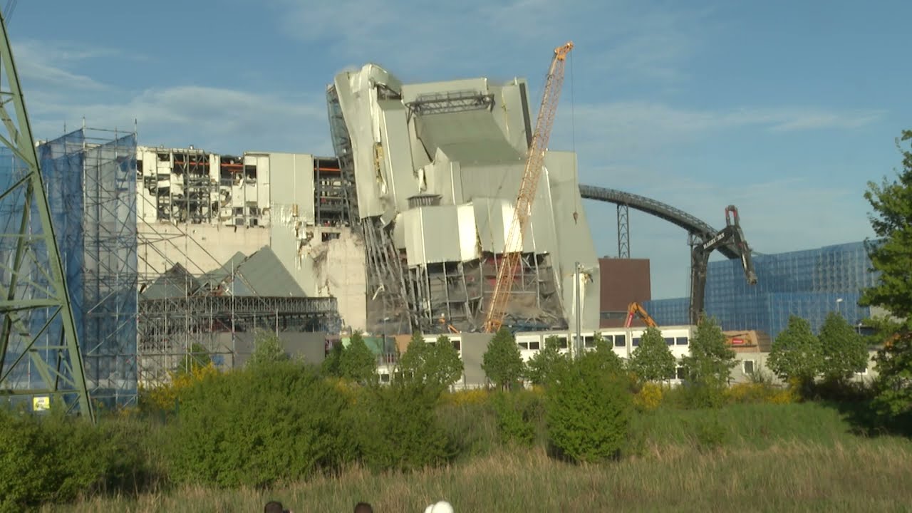 Sprengung des Kraftwerk Moorburg