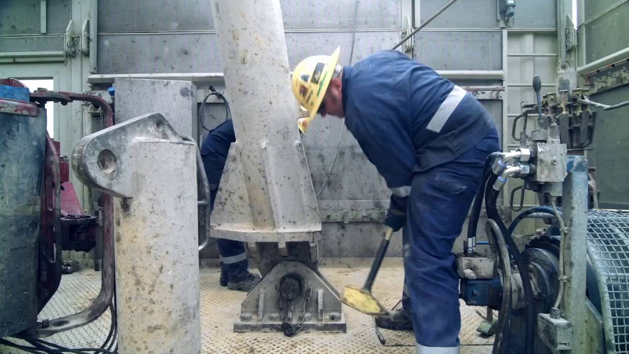 Ein Bohrturm in Action: Aufbau, Betrieb und Abbau