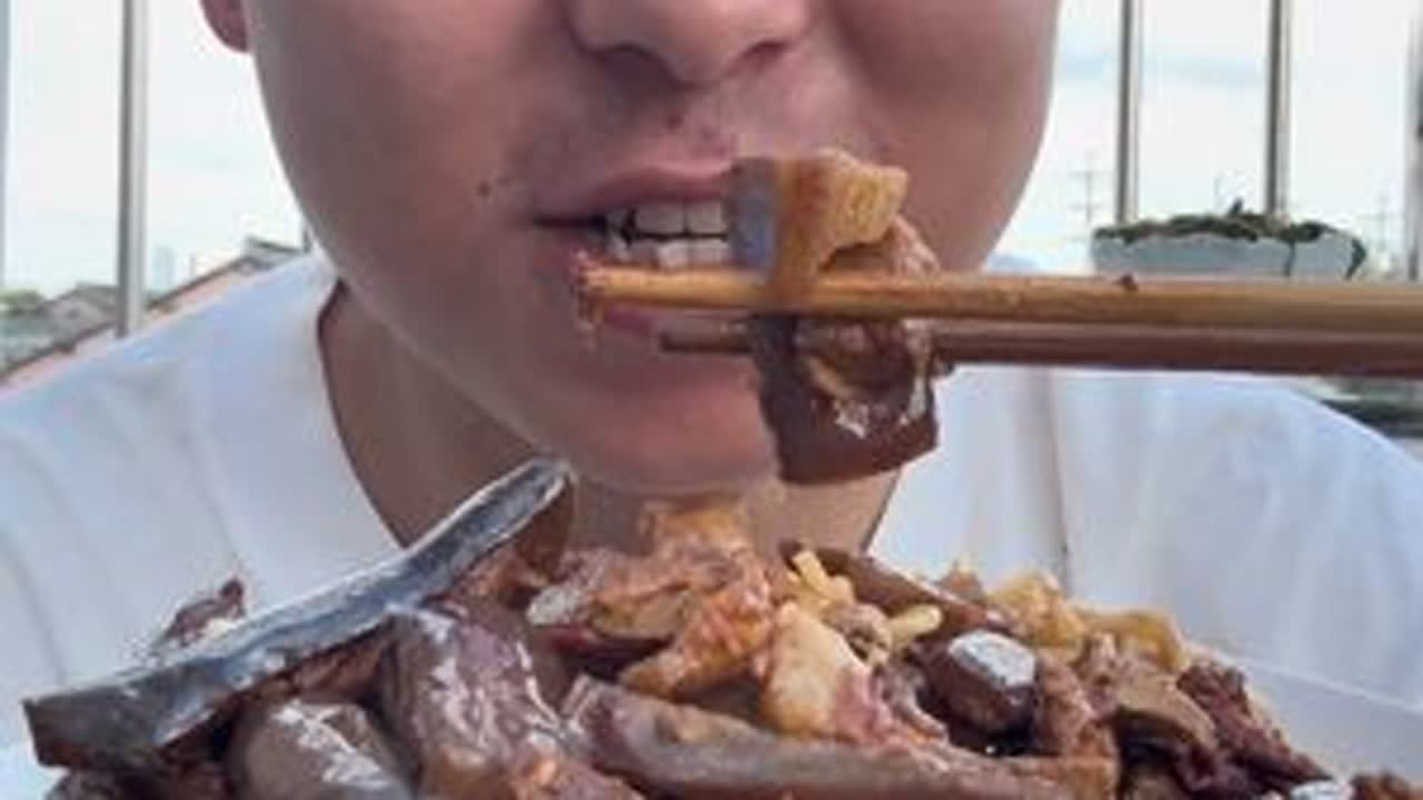 以前脾气不好，但心软，现在脾气好了，但心狠了 #美食 #美食推荐 #我的乡村生活 #美食视频 #今天吃啥