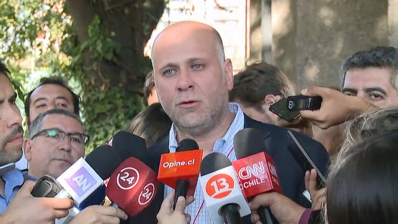 Partido Socialista elige a Alejandro Guillier como candidato presidencial