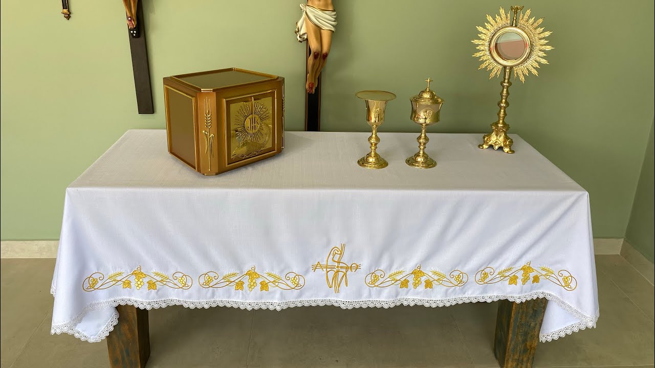 Toalha de Altar Para Igreja Cat&oacute;lica  - Modelo: Cordeiro Dourado