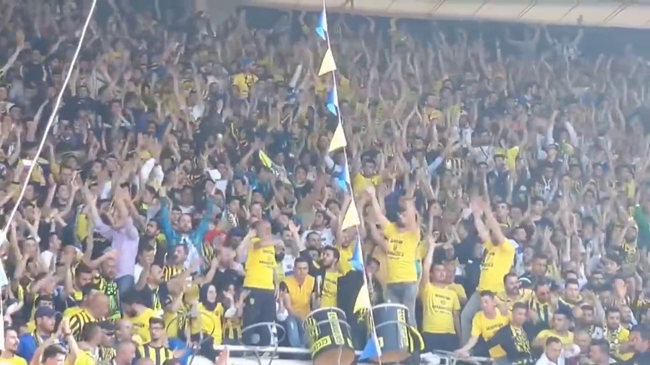 Buralar Hep Köy Kasaba Sığmıyoruz Biz Stadlara