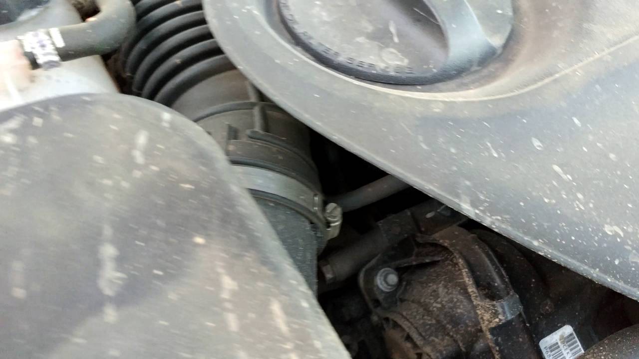 2015 Jeep Cherokee Trailhawk (Engine Noise)