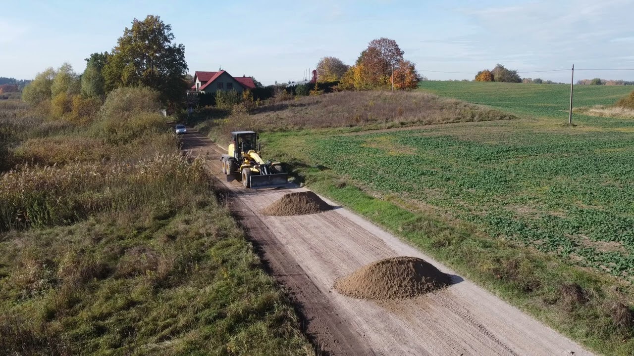 PROFILOWANIE DROGI - Rozgarnianie stabilizacji  (tłucznia) 0 - 31,5