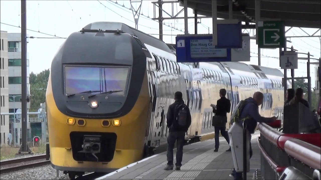 Treinen op Station Hoofddorp