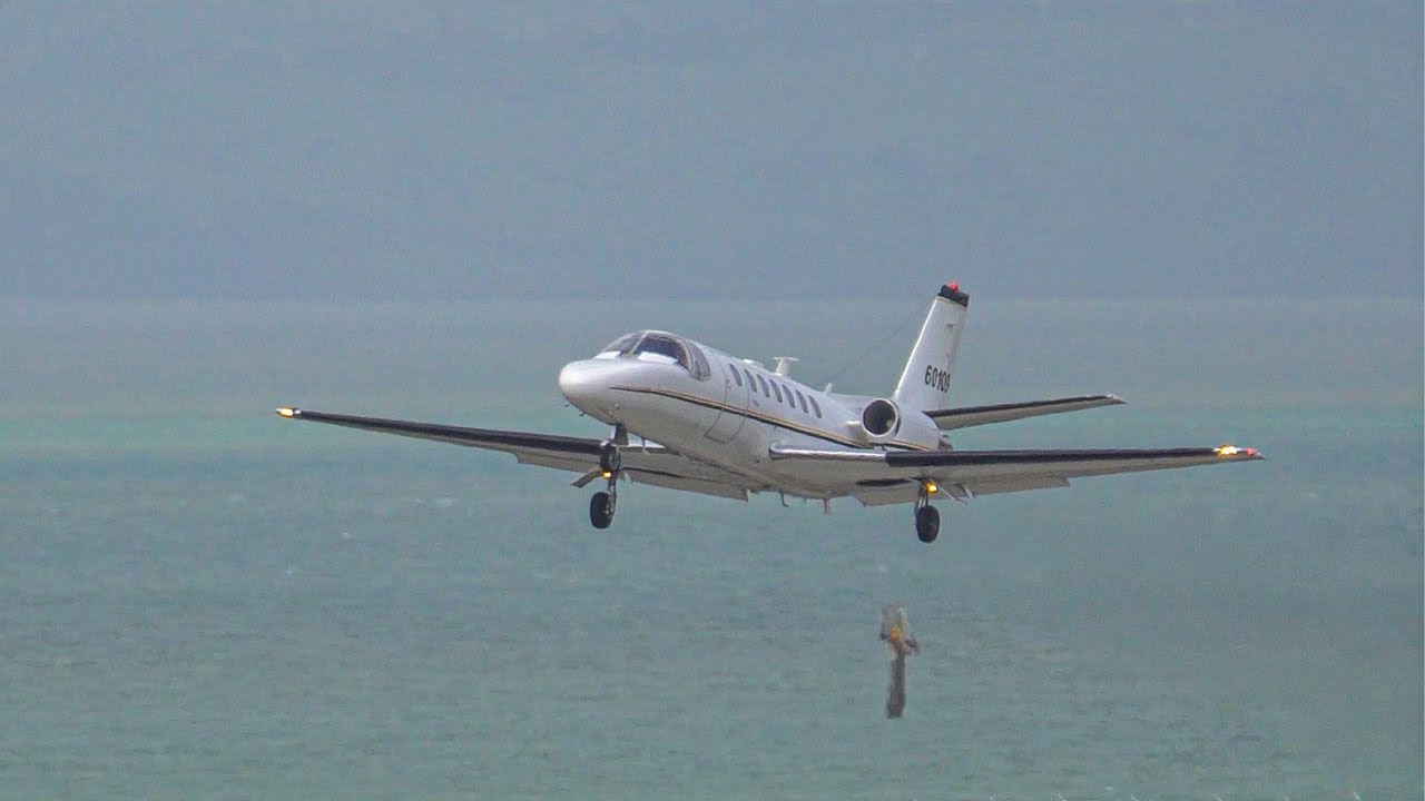 US AirForce taking off in UC-35A at Auckland Airport [NZAA]