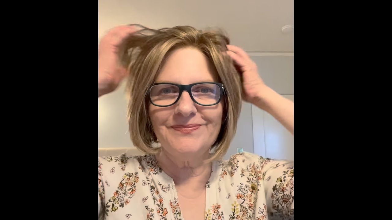 Putting on a wig, helpful for beginners.  Gabor Opulence GL14-16 Honey Toast wig (music, no talking)
