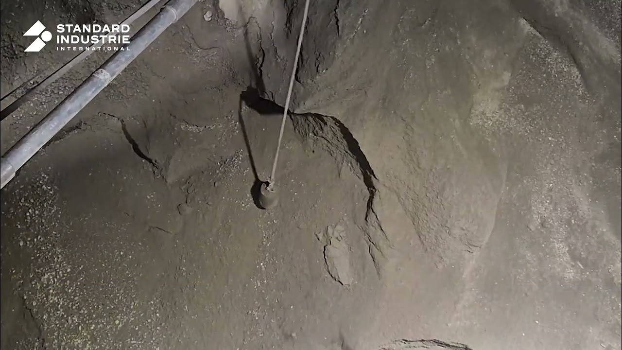 Cleaning of a copper ore silo with the GIRONET
