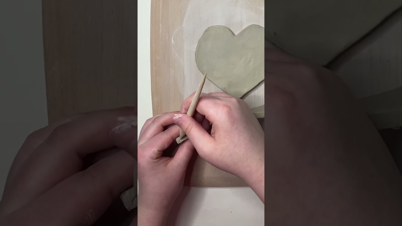 Cute Valentines DIY inspo 💕 #clay #ceramics #pottery #diycrafts #diyinspo #valentinesdiy