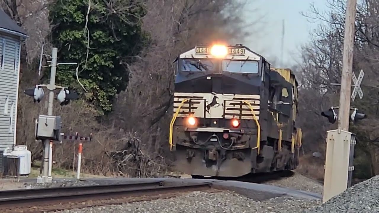 NS 4449 Leads NS 4070 on NS 289 Passing Through in Boyce VA (Friendly Crew)