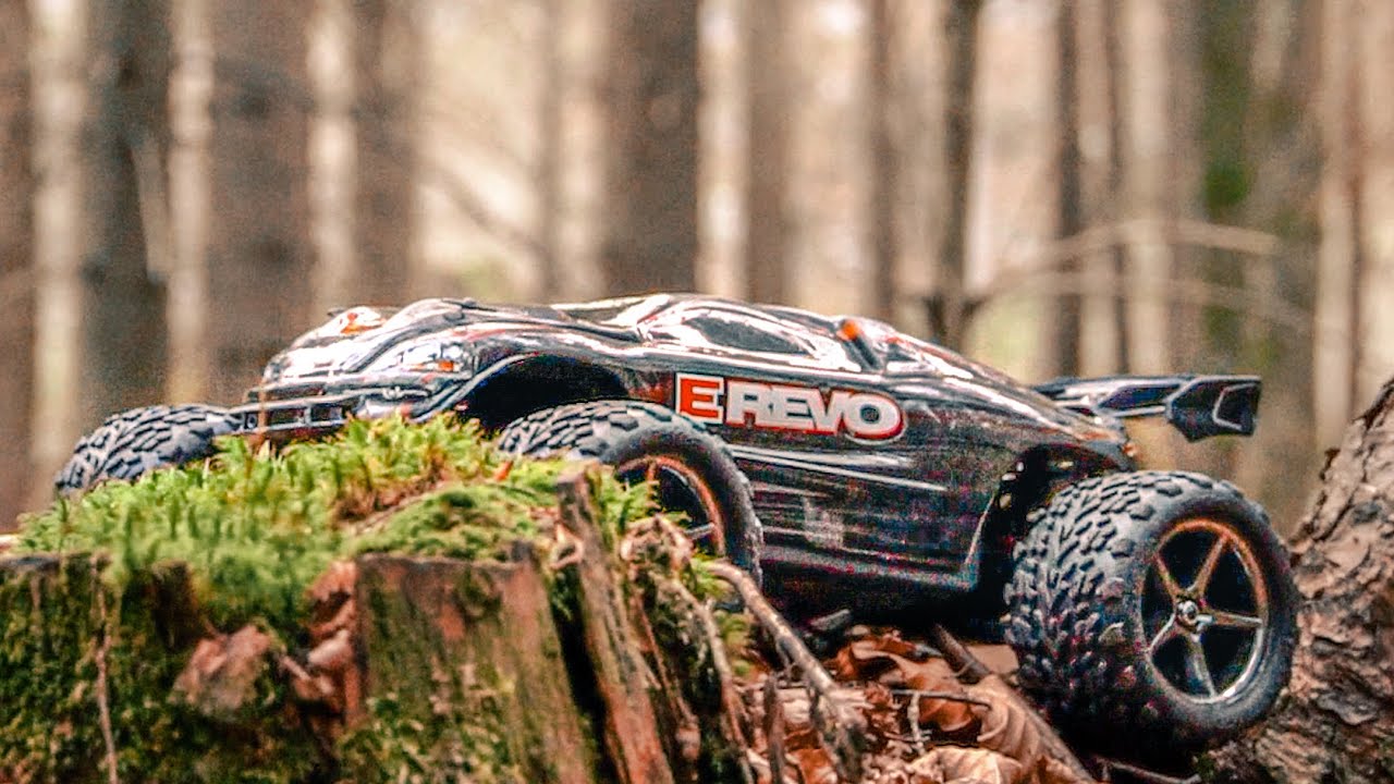 TRAXXAS E-REVO 1/16 // epic forest run [4K]