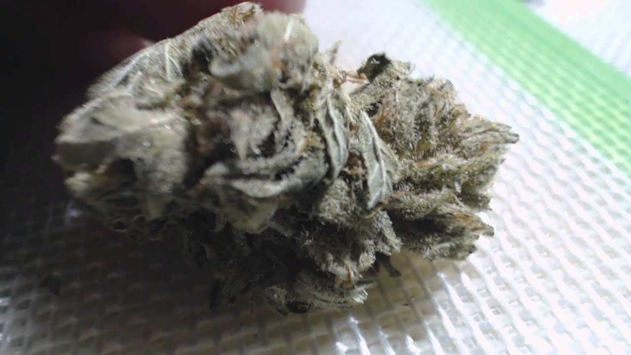 Unboxing of Tilray product - Sweet Skunk CBD