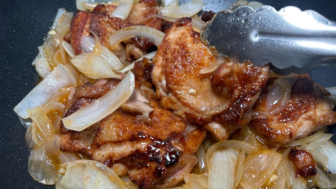 Chicken with Onion Sauce (Hong Kong Style) | Wally Cooks Everything