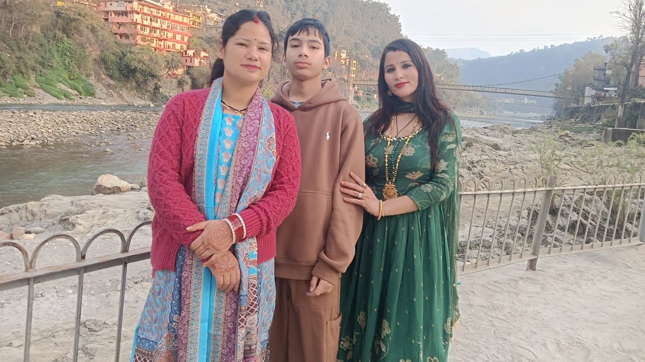 चलिए फ्रेंड्स अपने साथ साथ आप सभी को दिखाती हूं मंडी  शिवरात्रि मेला 🥰🫶❤️
