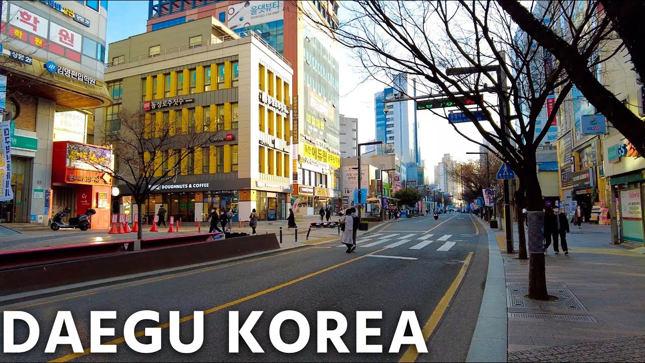 【Daegu, Korea 4k】 Walking Downtown - One warm winter day in December 대구시내 반월당 주변 걷기