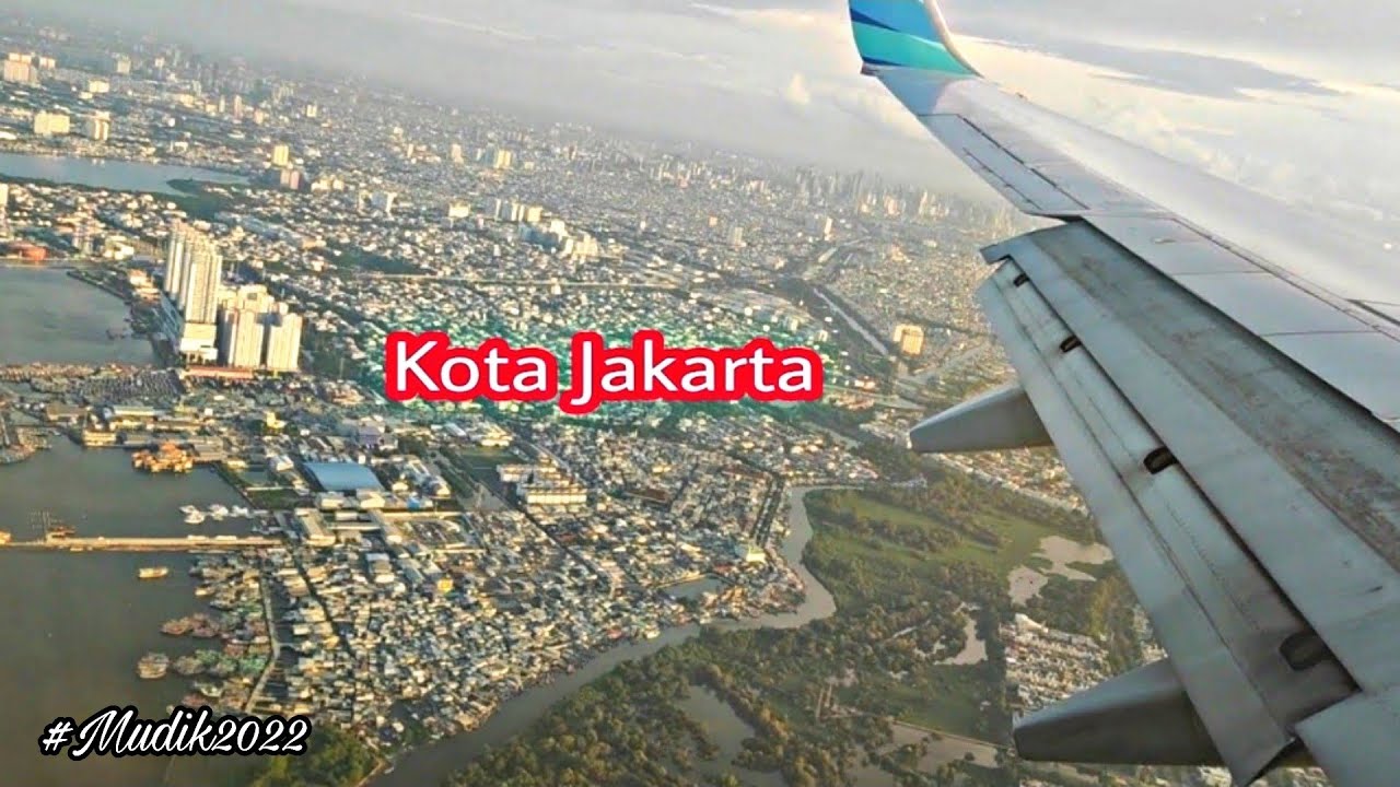 Pemandangan kota Jakarta dari atas pesawat