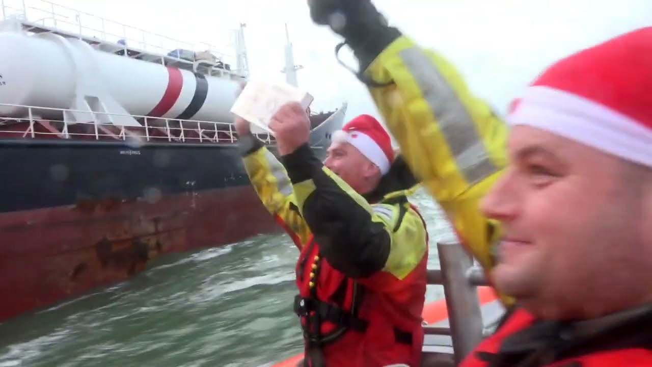 Actie kerstbrood 2024 KNRM Katwijk aan Zee