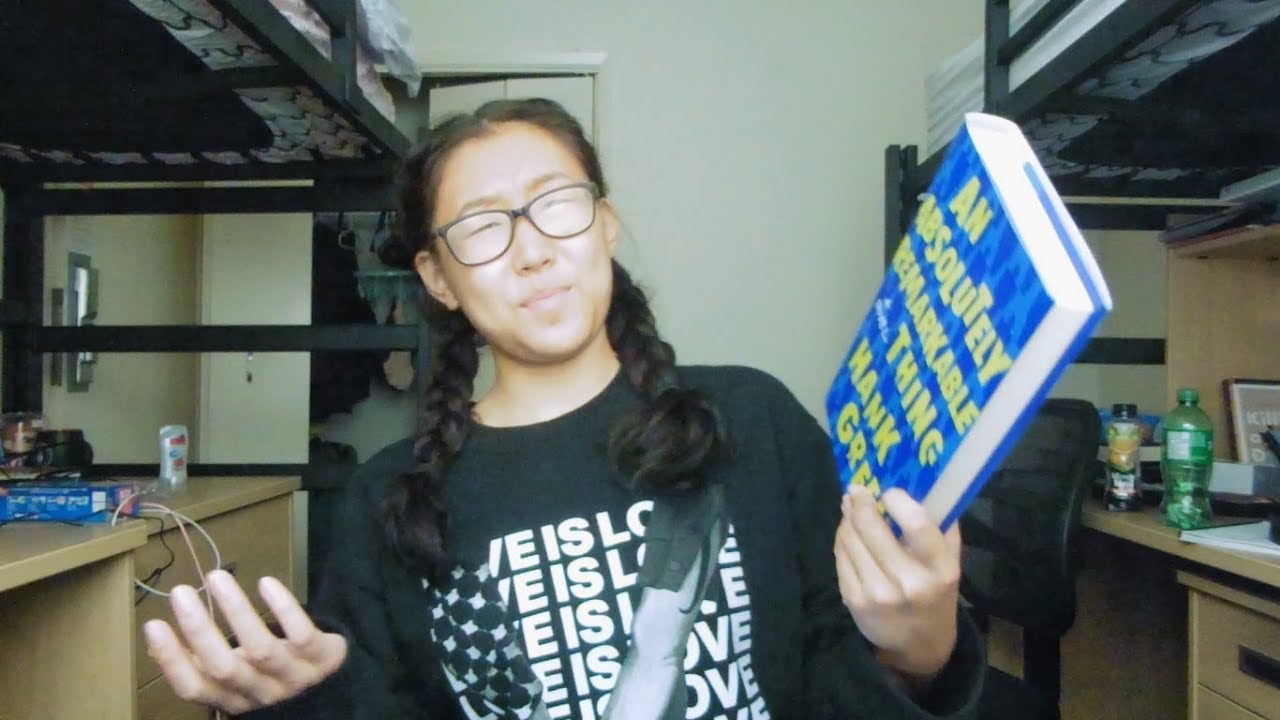 30 Second Book Summary: An Absolutely Remarkable Thing [CC]