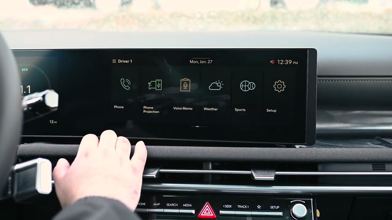 Hyundai Tucson Hybrid Screen Walkthrough