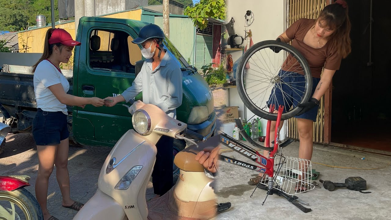 Girl's Repair Skills: She fixed her broken bicycle and sold her motorbike.