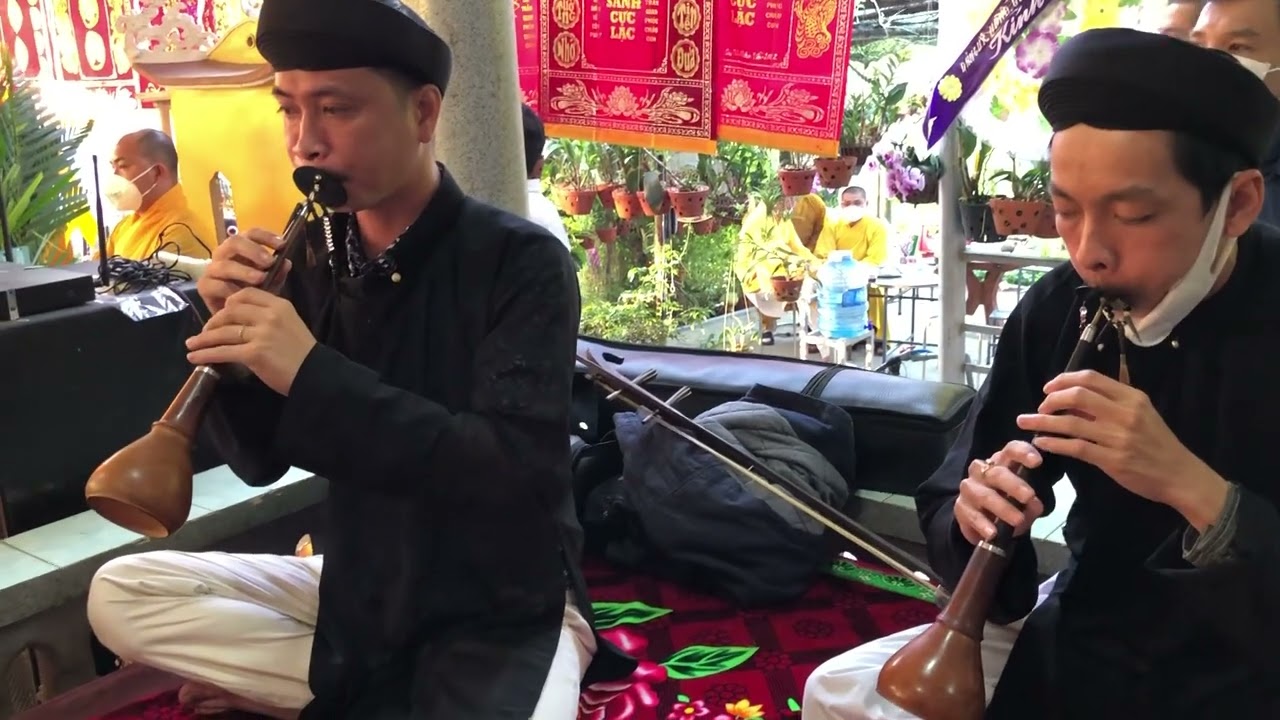 K&egrave;n chiến m&atilde; vũ - nhạc đ&aacute;m tang Huế