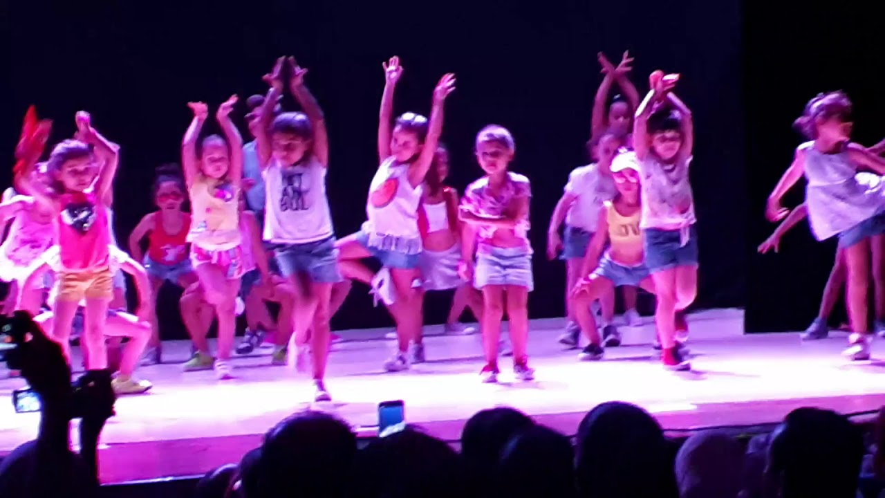 flash mob spectacle fin d'année école de danse Syhem Belkhodja