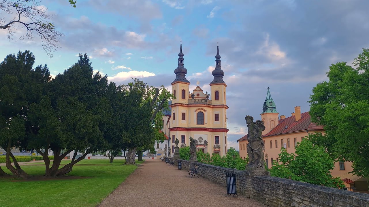 Jarní zámek Litomyšl - 4K