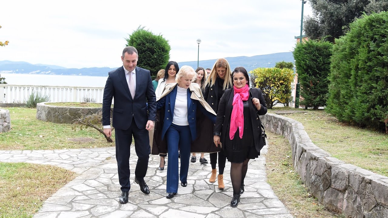 Potpredsjednik Vlade za demografiju i mlade Dragoslav Šćekić,posjetio Dječiji dom ,,Mladost” -Bijela