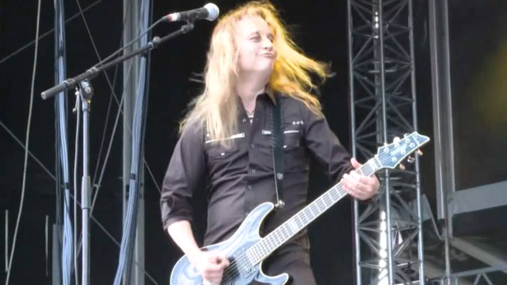 Barren Earth - Flicker (from Curse of the Red River) (recorded live at the Summer Breeze festival)