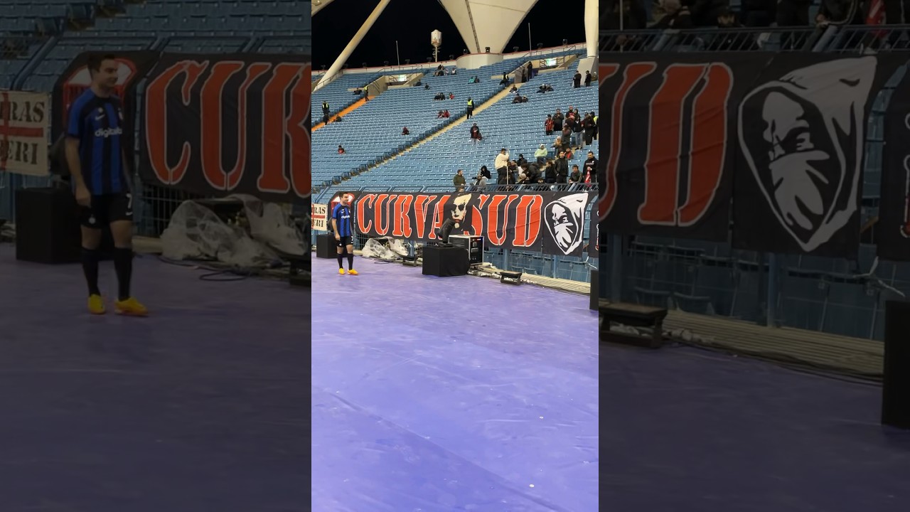 Andare sotto la Curva Sud del Milan con la maglia dell&rsquo;Inter 😬😱 #shorts