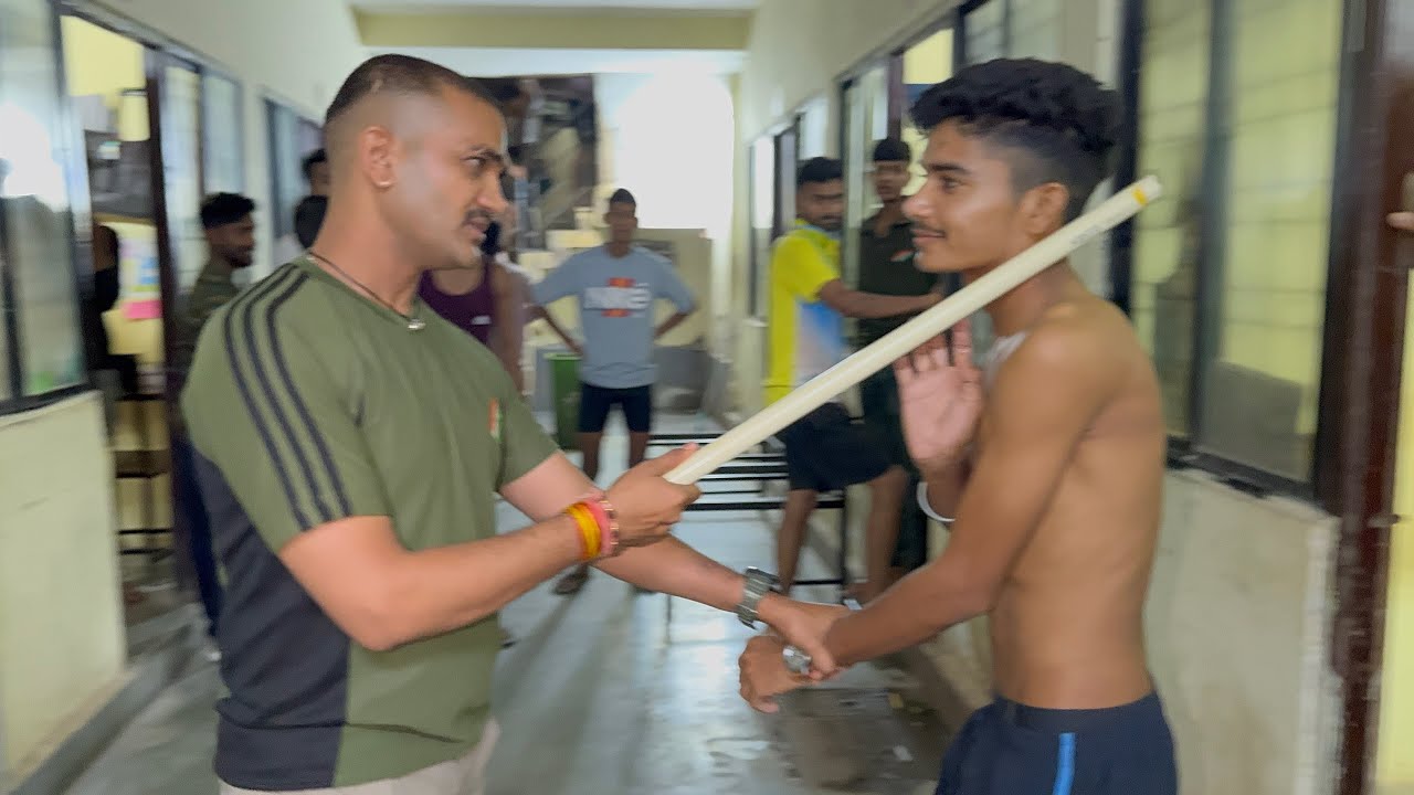 रात्रि के 12 बजे हॉस्टल में😡आख़िर चोर पकड़ा गया! Viral Video ज़रूर देखे!