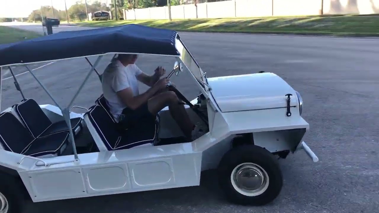It's a: Mini   Moke!