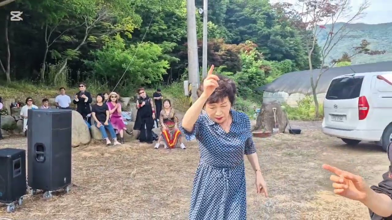 #미운사랑진미령 #가수강진주  버스킹공연중 한컷 ㅡ으럇차차