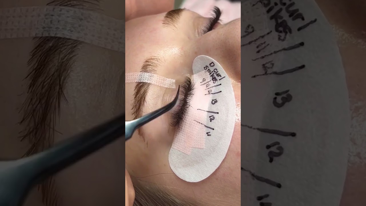 THREE LASH LAYERS!!