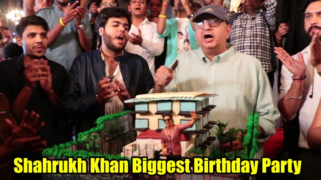 Shahrukh Khan Biggest Birthday Party By SRK Craziest Fans - SRK UNIVERSE