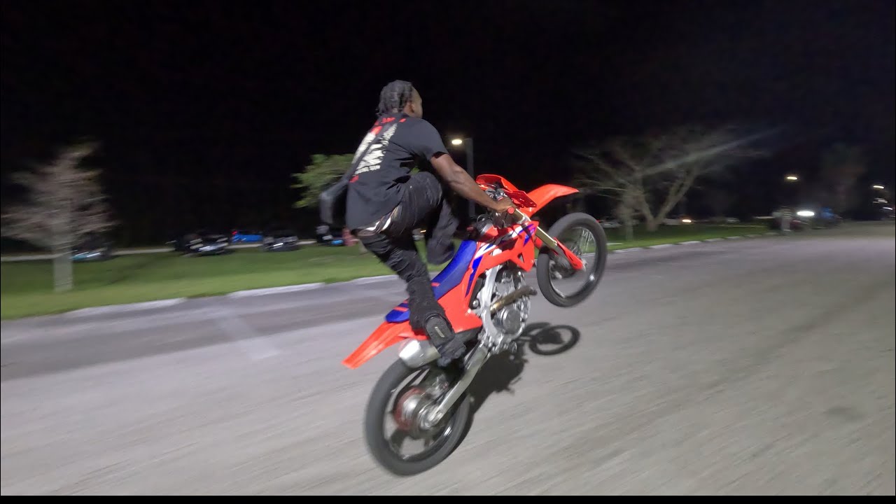 SUNDAY NIGHT AT THE TRACKS PT2